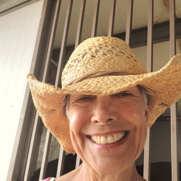 Meet your Posher, Rebecca - Picture 1 of 1